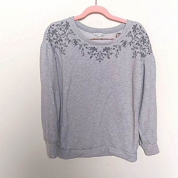American Eagle Gray Long Sleeve Floral Embroidered Crew Neck Sweatshirt Small - Picture 3 of 10